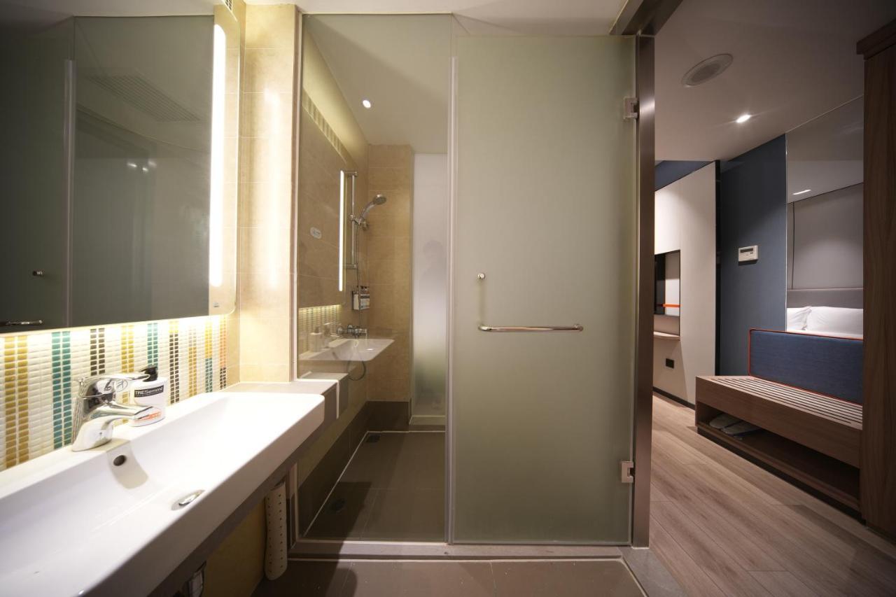 Holiday Inn Express Shanghai Pujiang By Ihg Eksteriør bilde